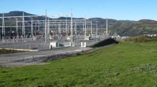 Aecc asegura que centros y parques comerciales se han reactivado tras el apagón