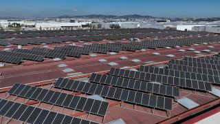 Las energías renovables, el turismo rural y la logística ponen su ojos en el suelo rústico