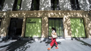 La firma deportiva On desembarca en España con su primera tienda en Madrid