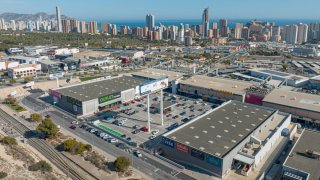 Resolute Asset Management vende el centro comercial La Marina en Benidorm a Inmobic