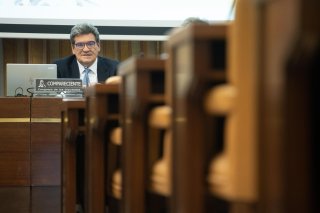 Escrivá recorta tres décimas la previsión de PIB de 2025 hasta el 2,4%