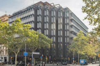 InmoCaixa compra la sede de Novartis de Barcelona a BC Partners y Freo Group