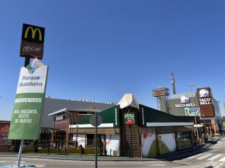 La socimi francesa Iroko Zen compra el complejo comercial Parque Guadaira