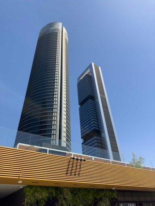 El Sepblac multa a CaixaBank por la venta de Torre Foster de la extinta Caja Madrid
